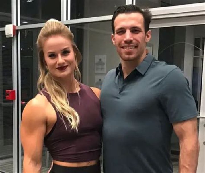 Brooke Wells Bio, Wiki, Age, Height, Weight, Family, Boyfriend, CrossFit and Net Worth.