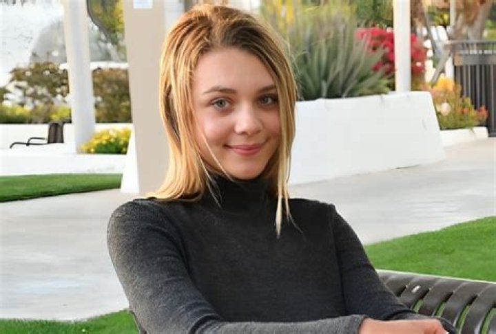 Gabbie Hanna Talked About Surrogate: Age, Wiki, Biography, Is Gabbie Hanna Pregnant?