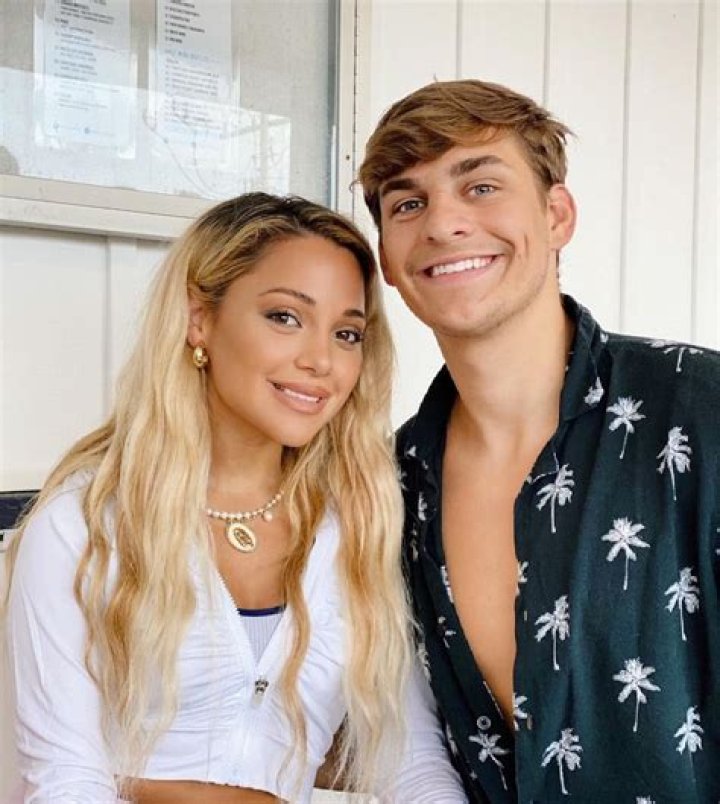 Gabi DeMartino Net Worth, Boyfriend, Height, Age, Wiki, Biography