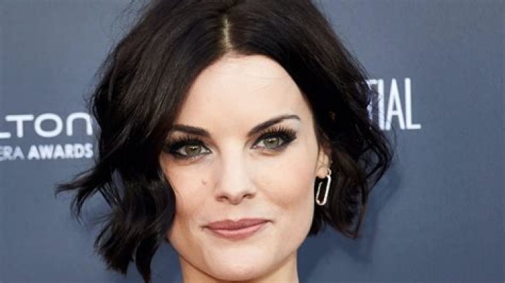 Jaimie Alexander Biography, Age, Married, Net Worth, Surgery, Tattoos, Movies and TV Shows.