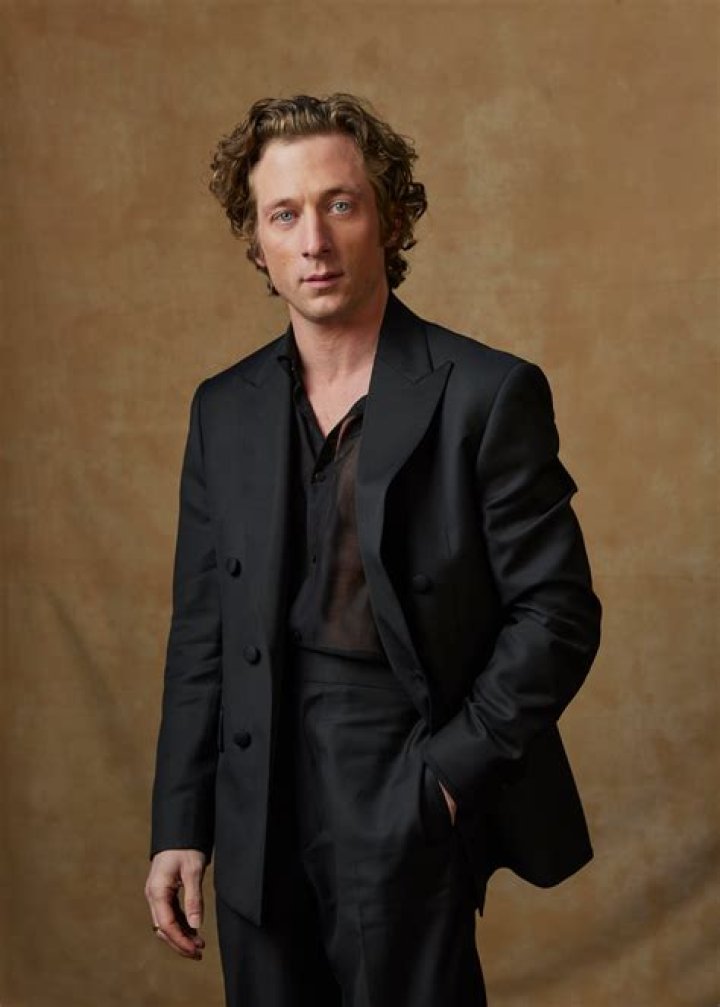 Jeremy Allen White (Actor) Wiki, Bio, Age, Height, Weight, Net Worth, Girlfriend