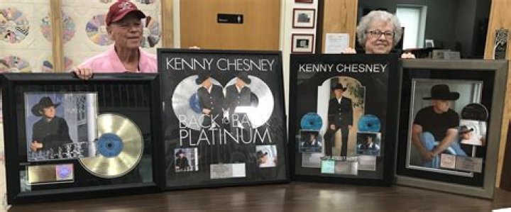 Kenny Chesney’s
Good Stuff Lyrics
