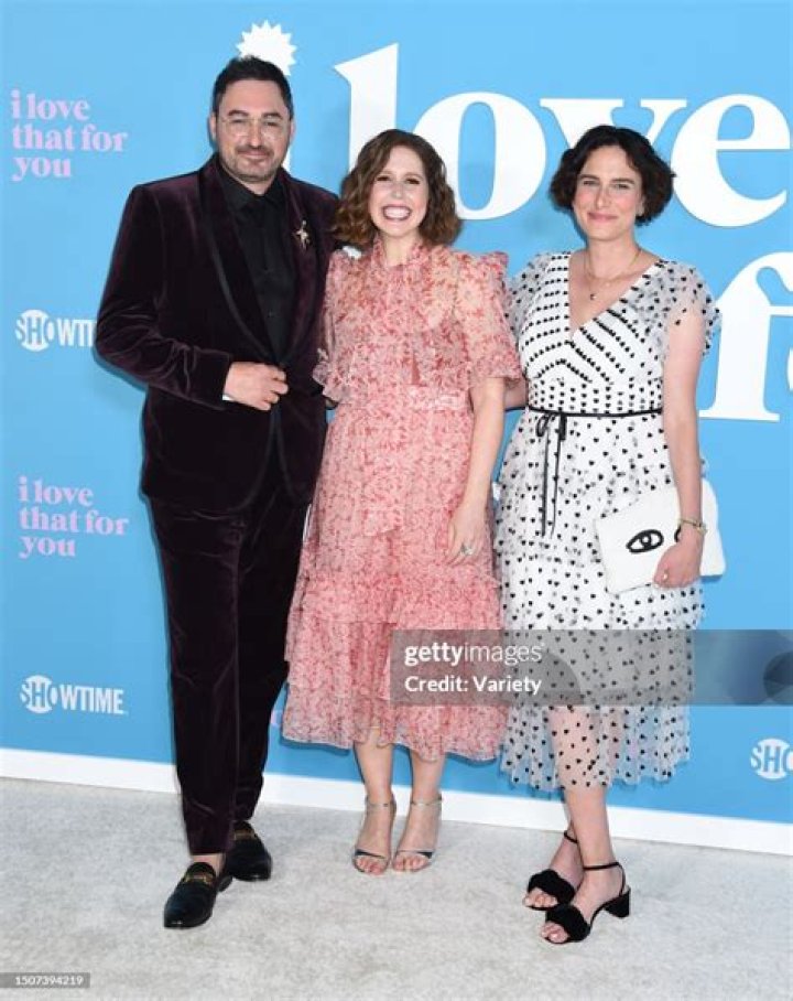 Vanessa Bayer Husband; Is The Cast Of I Love That for You Married?